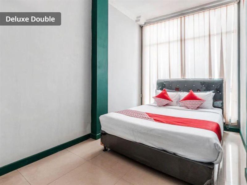 Puspita Homestay Mitra Reddoorz Bekasi Exterior photo